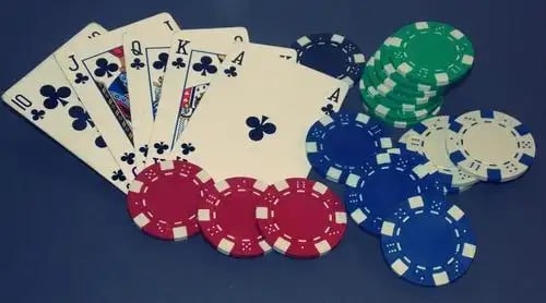 Ilustrasi tips belajar dan memahami pengumuman platform win4d untuk pemain di Indonesia